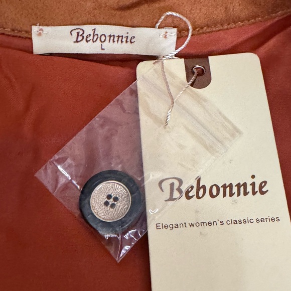 Women's Diamond Quilted Jacket in Pumpkin/Orange color way - Picture 4 of 5